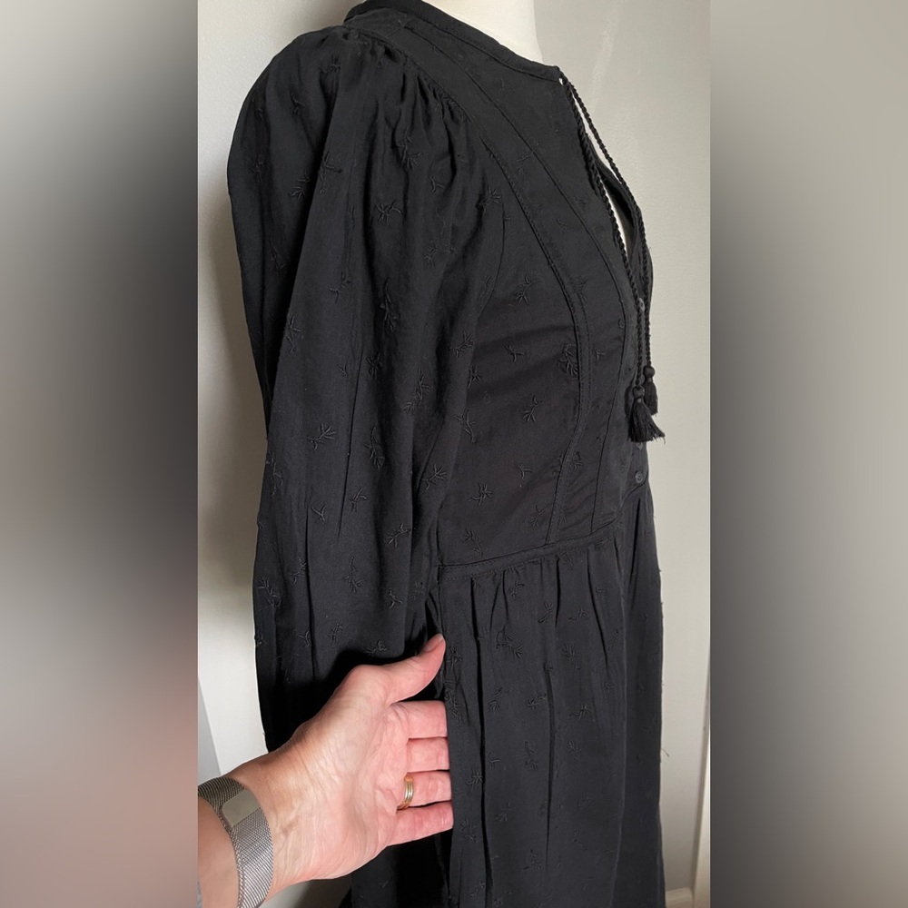 Old Navy Black Tiered, 3/4 Sleeve Dress with Tie Neck, Size XS, Boho, Hippie - Picture 5 of 9